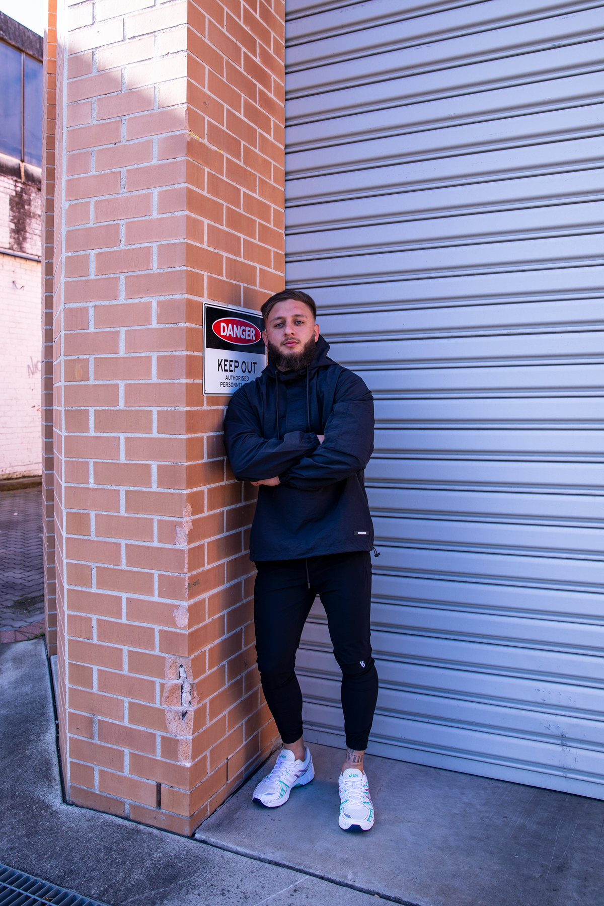HEAVYWEIGHT WINDBREAKER X BLACK