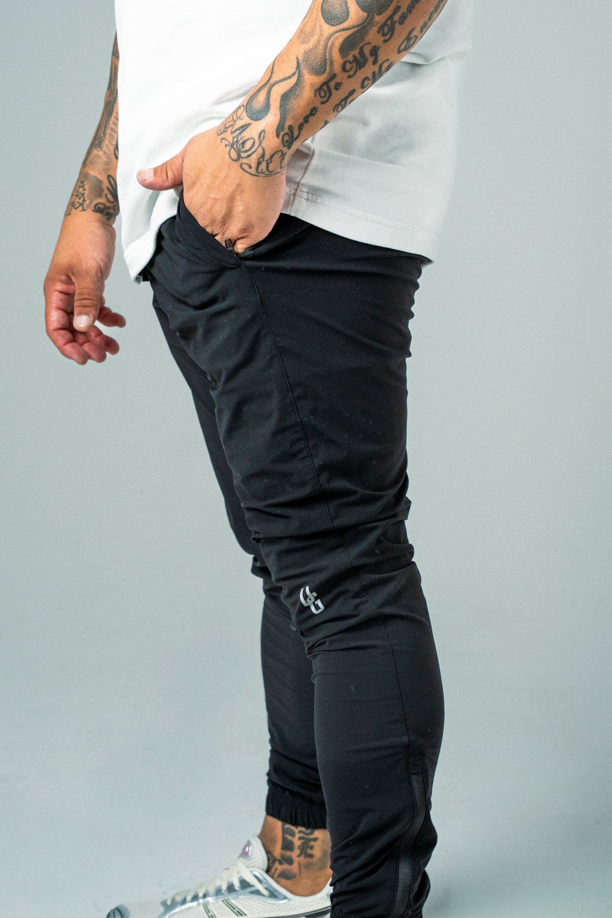 ULTRALIGHT PERFOMANCE JOGGERS X BLACK