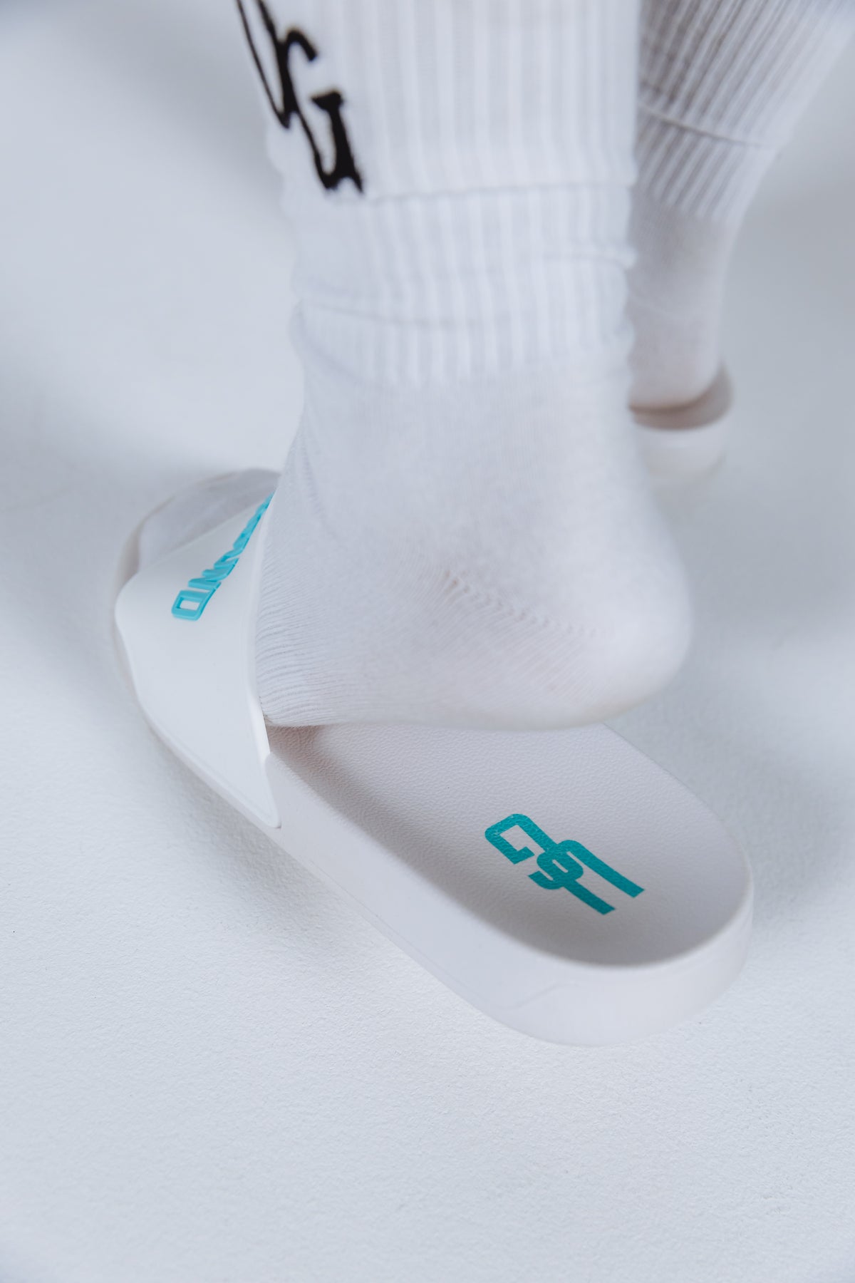 White UG Logo Mid Socks