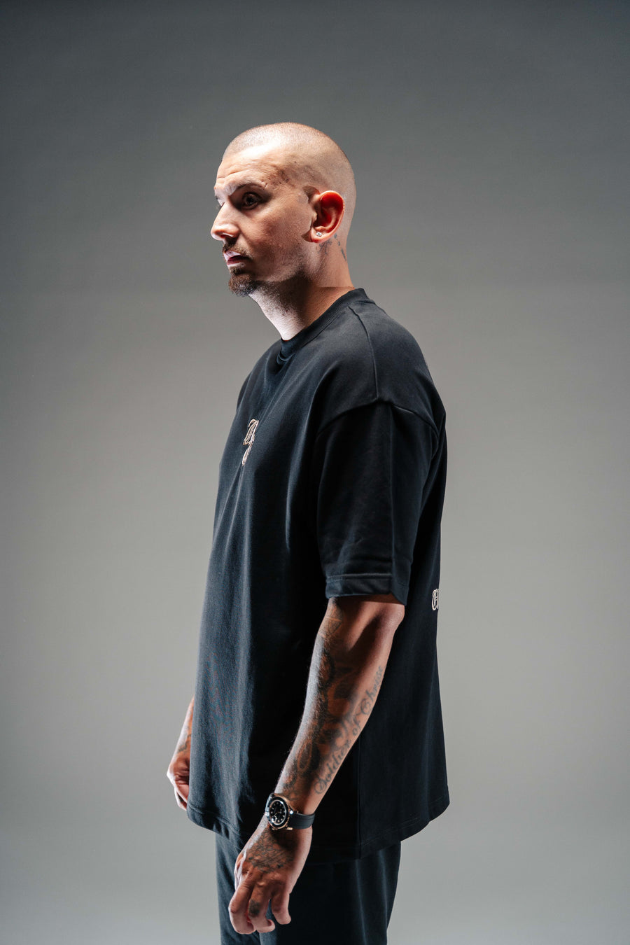 Ol' English Reload Tee (Black/Gold)