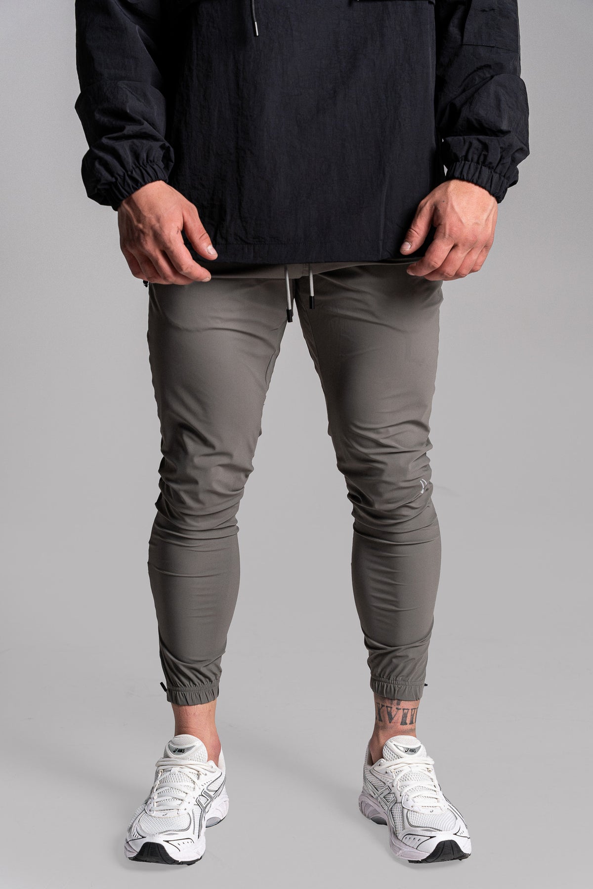 ULTRALIGHT PERFOMANCE JOGGERS X GREY