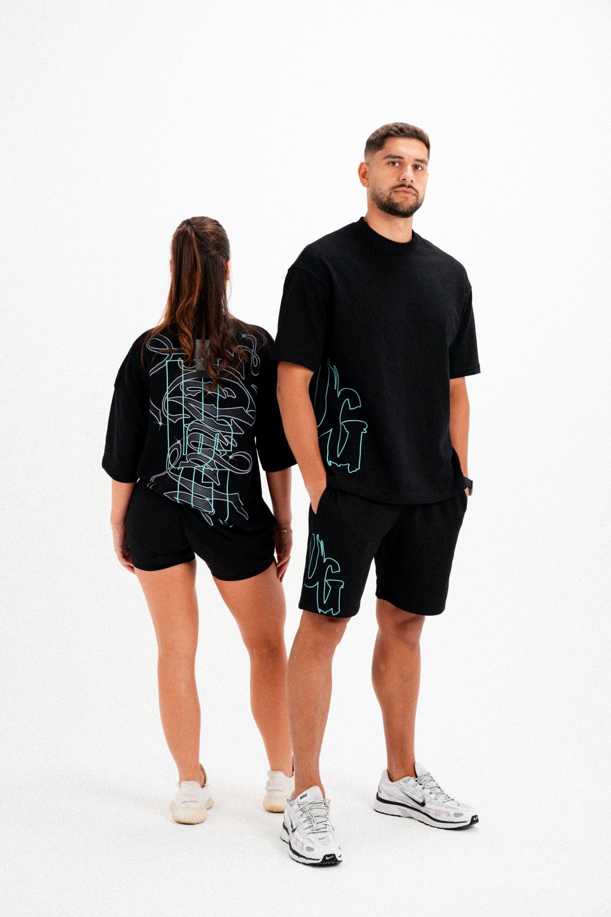MI VIDA LOCA TEE (BLACK/TIFFANY)